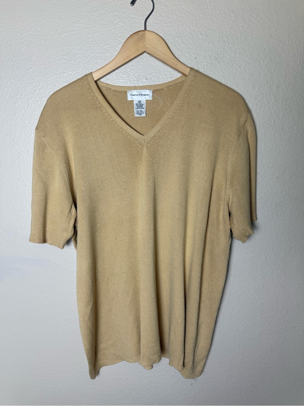 Rena Rowan 54% Silk 46% Cotton Tan V-Neck Short Sleeve Knit Top